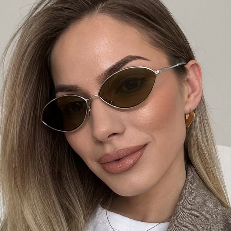 Retro Cat eye Woman Sunglasses - огляд і ціна Metal Photo Panel